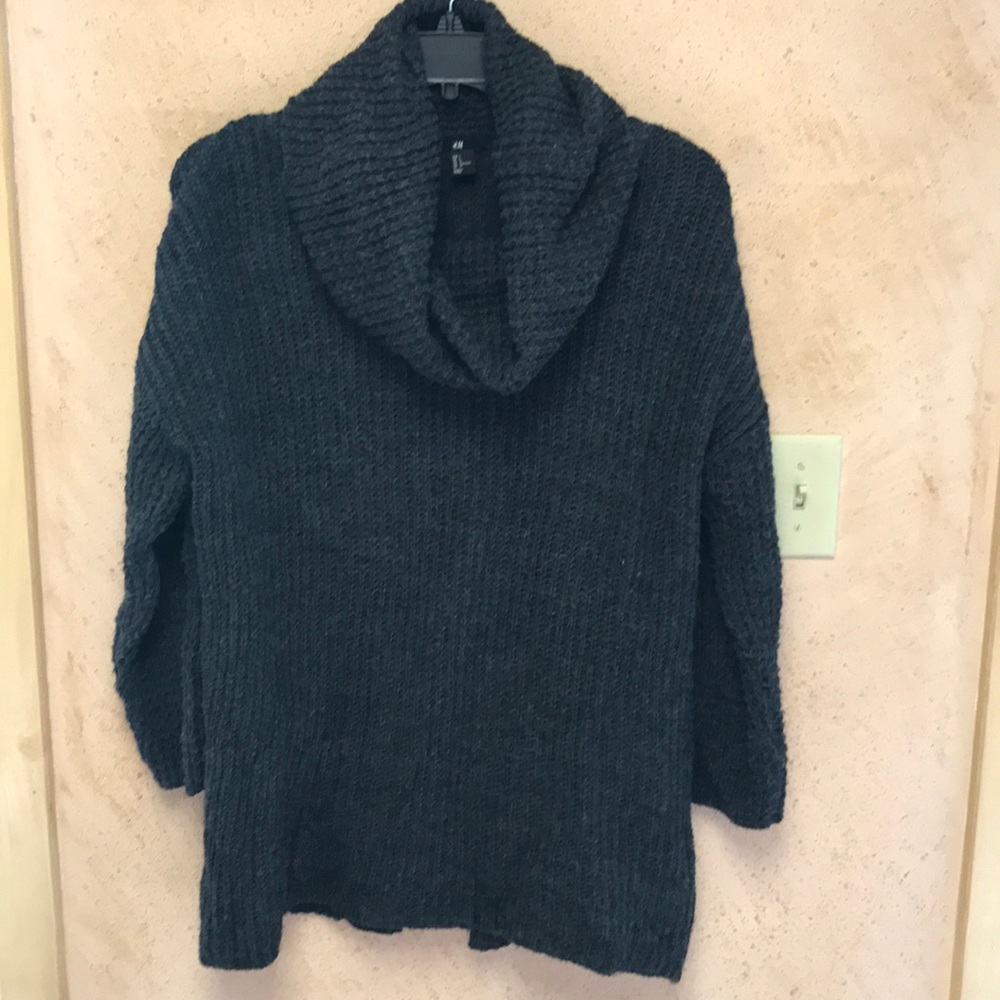 🍁 Charcoal gray H&M cowl neck tunic sweater 🍁